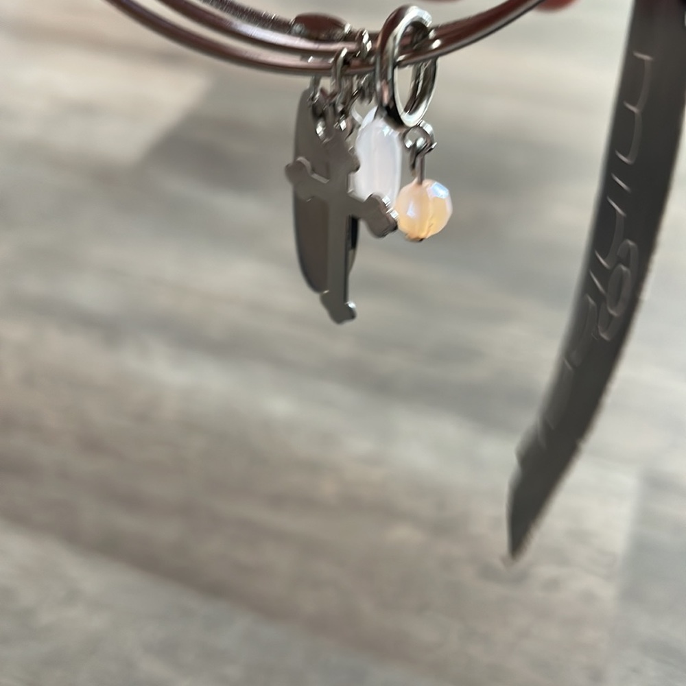 Minicci Faith Bracelet - Picture 3 of 4